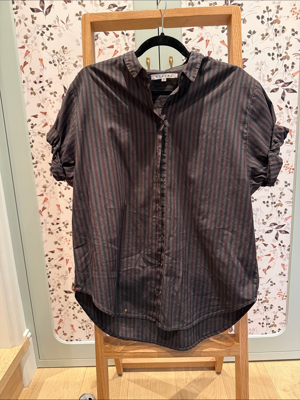 XiRENA Black & Burgundy Striped Button-Down Shirt